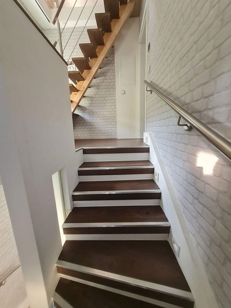 Predaj domu 185 m², pozemek 996 m², Kaiserslautern, Porýnie-Falcko Predaj domu 185 m², pozemek 996 m², Kaiserslautern, Porýnie-Falcko