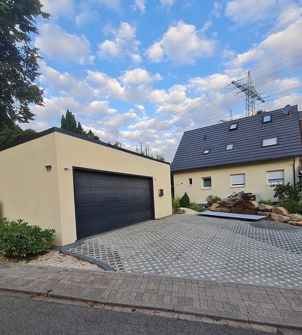 Predaj domu 185 m², pozemek 996 m², Kaiserslautern, Porýnie-Falcko Predaj domu 185 m², pozemek 996 m², Kaiserslautern, Porýnie-Falcko