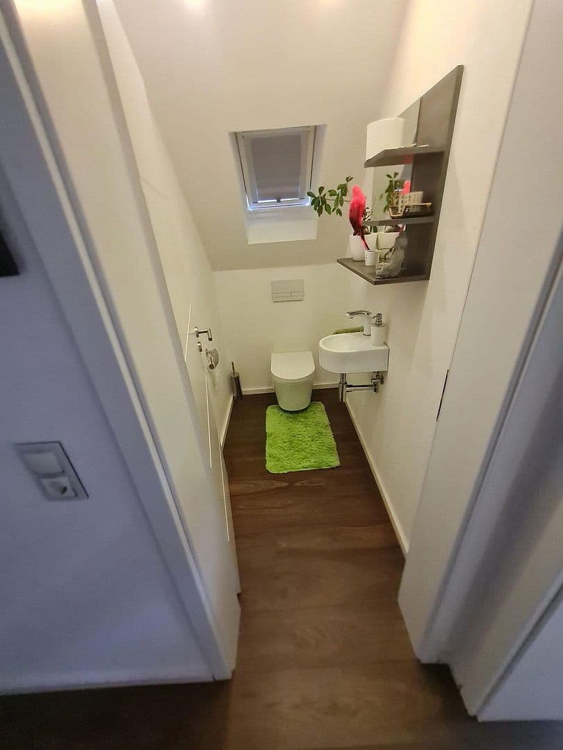 Predaj domu 185 m², pozemek 996 m², Kaiserslautern, Porýnie-Falcko Predaj domu 185 m², pozemek 996 m², Kaiserslautern, Porýnie-Falcko