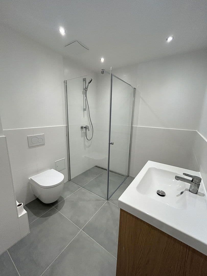 Prenájom bytu 2-izbový 89 m², Ellingerweg 98, München, Bavorsko Prenájom bytu 2-izbový 89 m², Ellingerweg 98, München, Bavorsko