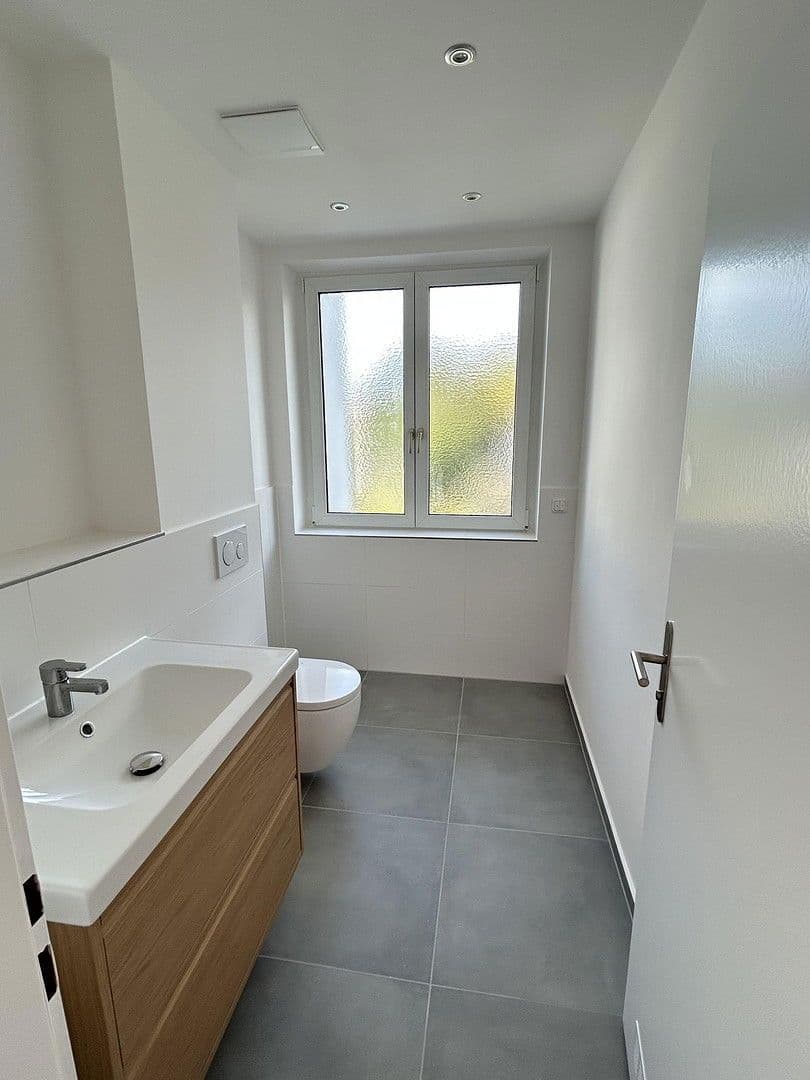 Prenájom bytu 2-izbový 89 m², Ellingerweg 98, München, Bavorsko Prenájom bytu 2-izbový 89 m², Ellingerweg 98, München, Bavorsko