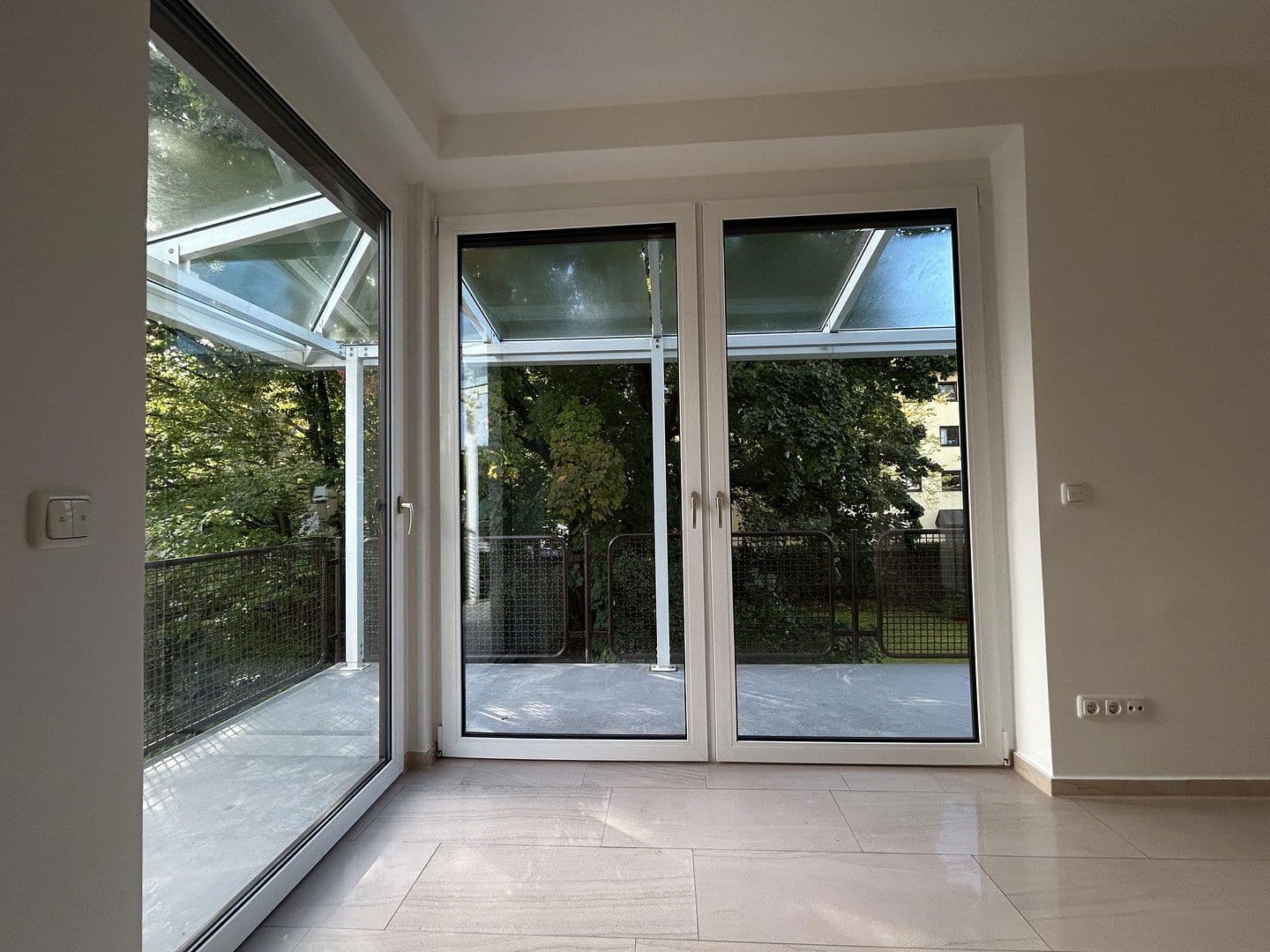 Prenájom bytu 2-izbový 89 m², Ellingerweg 98, München, Bavorsko Prenájom bytu 2-izbový 89 m², Ellingerweg 98, München, Bavorsko