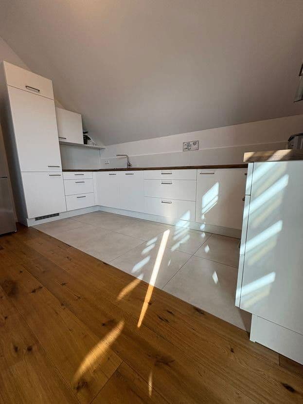 Prenájom bytu 2-izbový 88 m², Dorfstraße 13a, Germering, Bavorsko Prenájom bytu 2-izbový 88 m², Dorfstraße 13a, Germering, Bavorsko