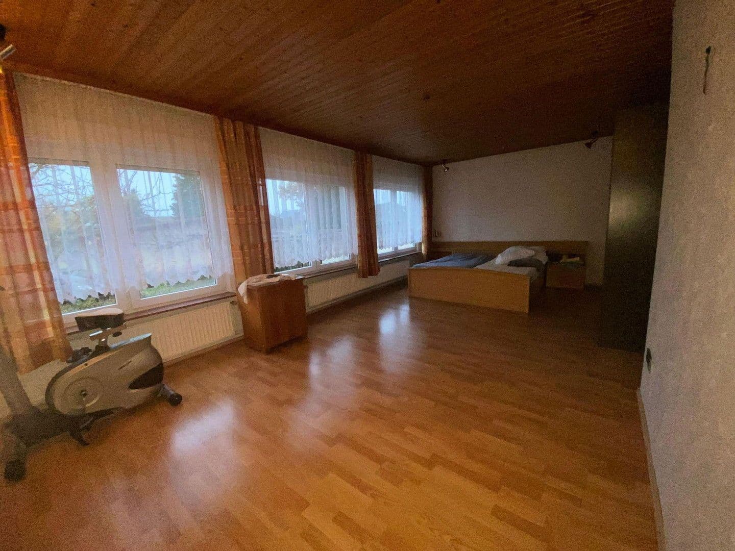 Predaj domu 174 m², pozemek 1.787 m², Alte Heerstraße 25, Wesendorf, Dolné Sasko Predaj domu 174 m², pozemek 1.787 m², Alte Heerstraße 25, Wesendorf, Dolné Sasko