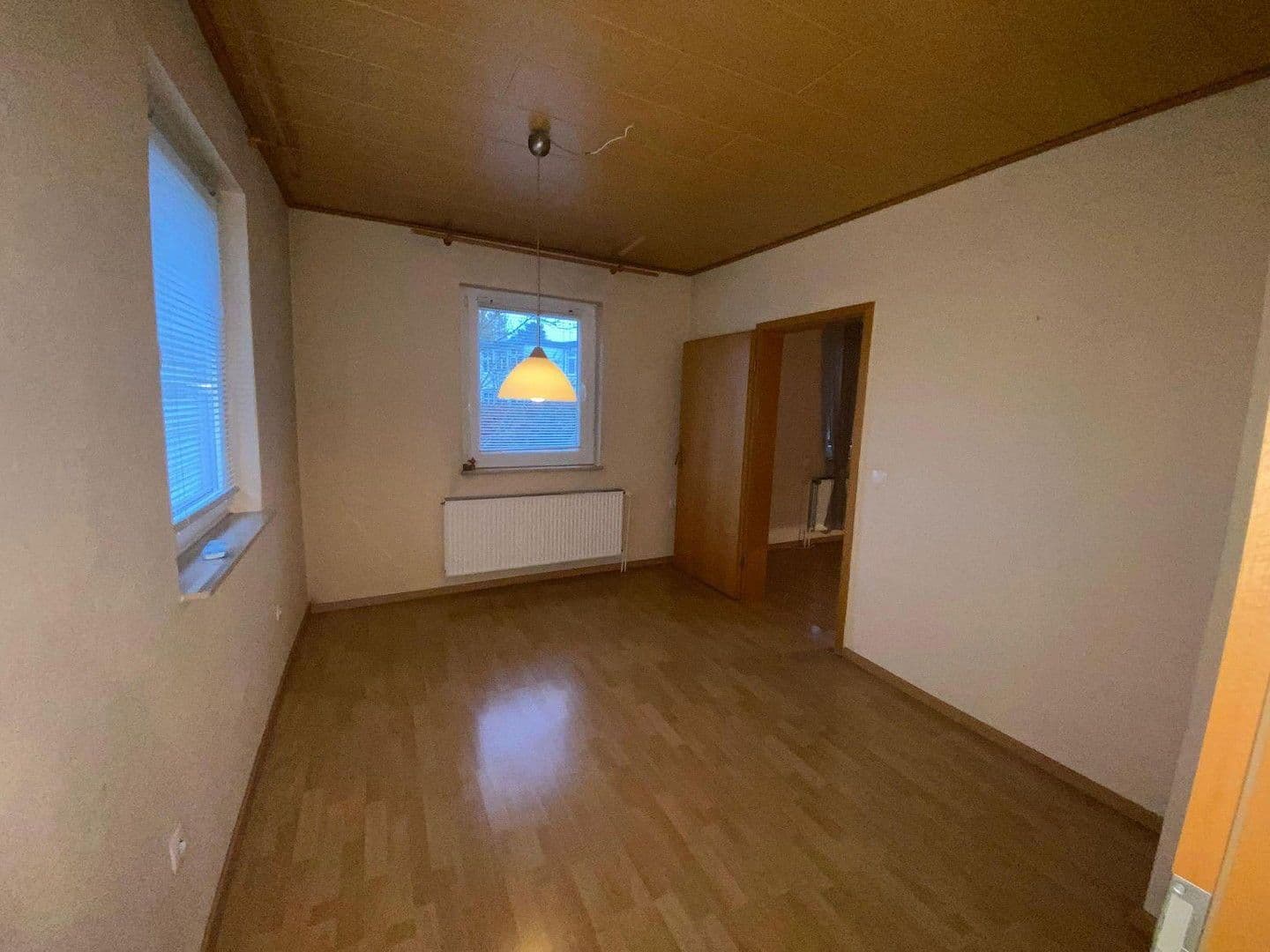 Predaj domu 174 m², pozemek 1.787 m², Alte Heerstraße 25, Wesendorf, Dolné Sasko Predaj domu 174 m², pozemek 1.787 m², Alte Heerstraße 25, Wesendorf, Dolné Sasko