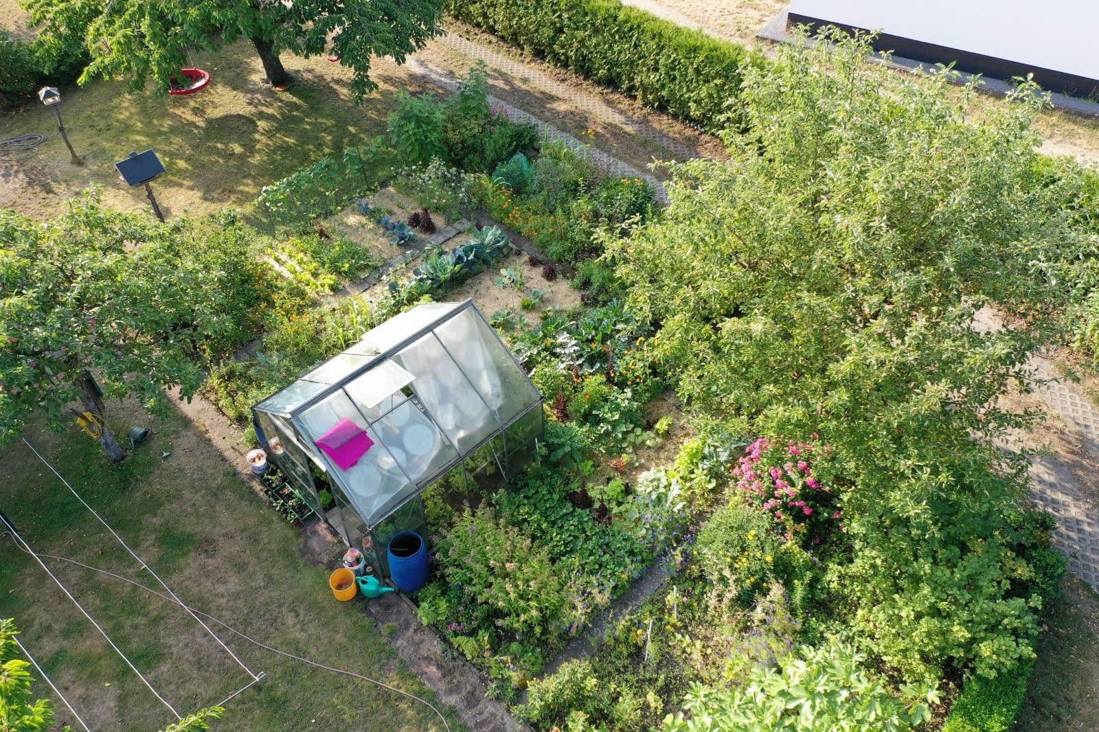 Predaj domu 174 m², pozemek 1.787 m², Alte Heerstraße 25, Wesendorf, Dolné Sasko Predaj domu 174 m², pozemek 1.787 m², Alte Heerstraße 25, Wesendorf, Dolné Sasko