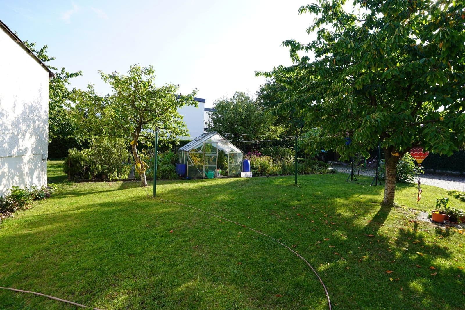 Predaj domu 174 m², pozemek 1.787 m², Alte Heerstraße 25, Wesendorf, Dolné Sasko Predaj domu 174 m², pozemek 1.787 m², Alte Heerstraße 25, Wesendorf, Dolné Sasko