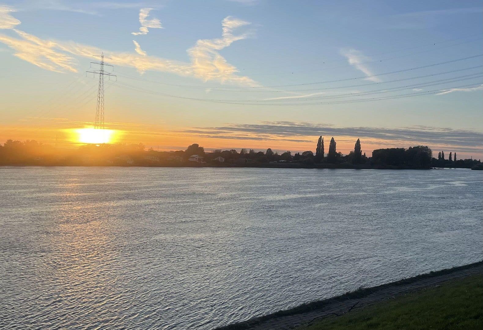 Predaj domu 220 m², pozemek 805 m², Hamburg, Hamburg Predaj domu 220 m², pozemek 805 m², Hamburg, Hamburg