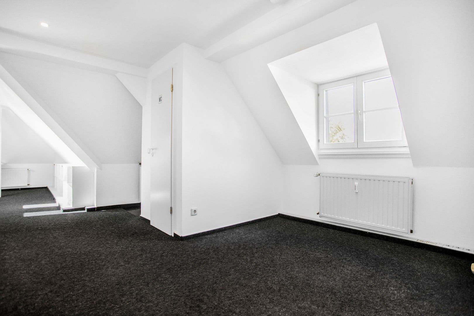 Prenájom kancelárie 41 m², Robert-Heuser-Str. 15, Köln, Severné Porýnie - Westfálsko Prenájom kancelárie 41 m², Robert-Heuser-Str. 15, Köln, Severné Porýnie - Westfálsko