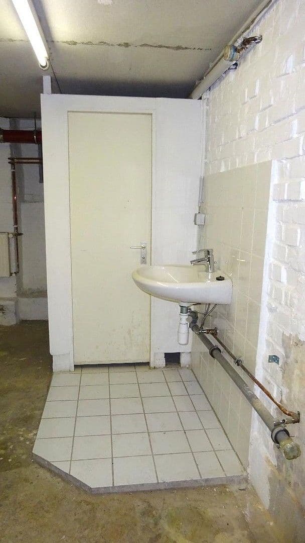 Prenájom nebytového priestoru 65 m², Ringbahnstr. 27, Berlin, Berlín Prenájom nebytového priestoru 65 m², Ringbahnstr. 27, Berlin, Berlín