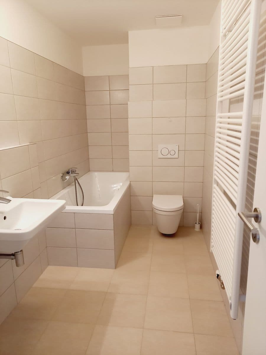 Prenájom bytu 2-izbový 60 m², Tovární, Čelákovice, Středočeský kraj Prenájom bytu 2-izbový 60 m², Tovární, Čelákovice, Středočeský kraj