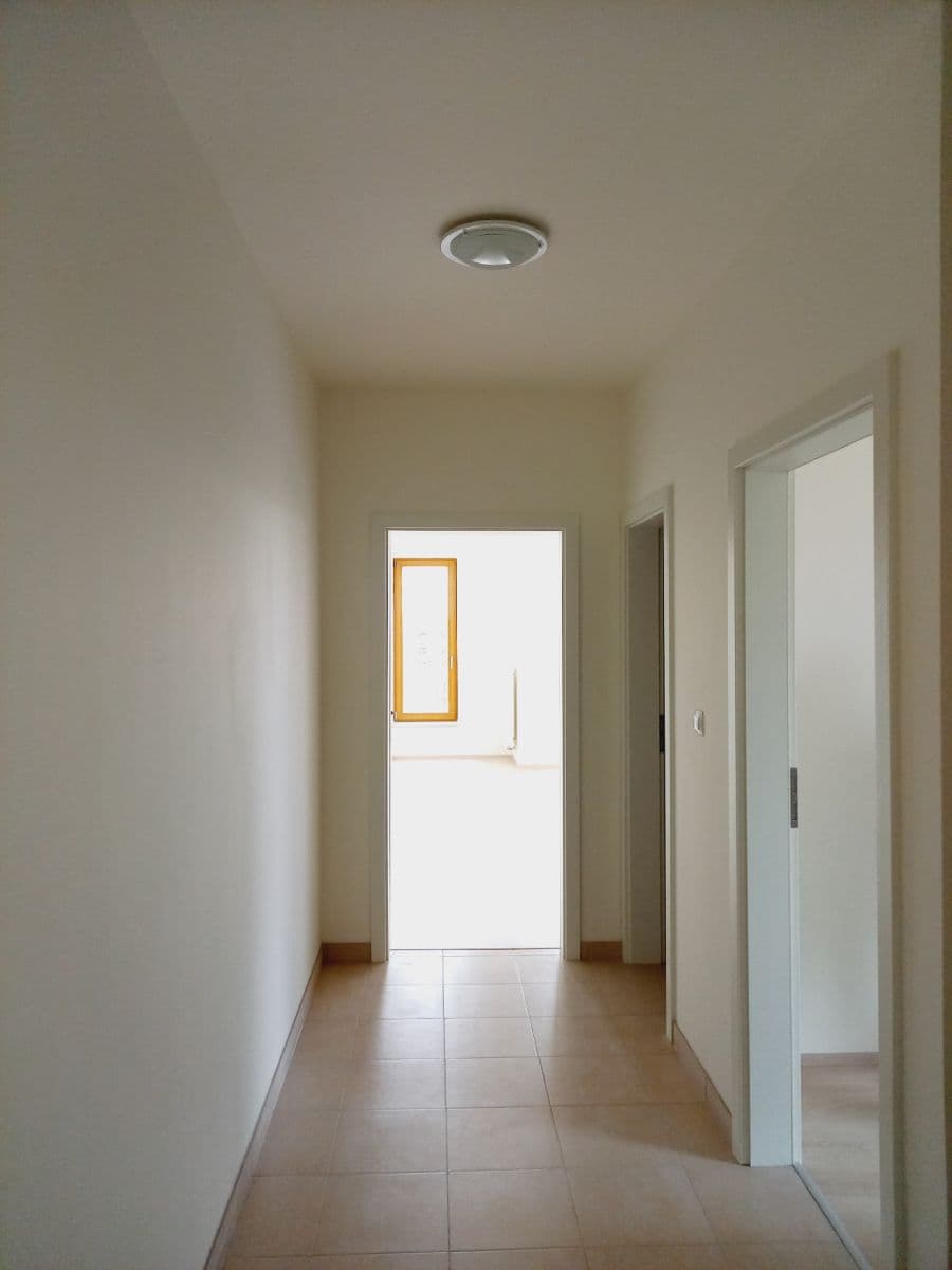 Prenájom bytu 2-izbový 60 m², Tovární, Čelákovice, Středočeský kraj Prenájom bytu 2-izbový 60 m², Tovární, Čelákovice, Středočeský kraj