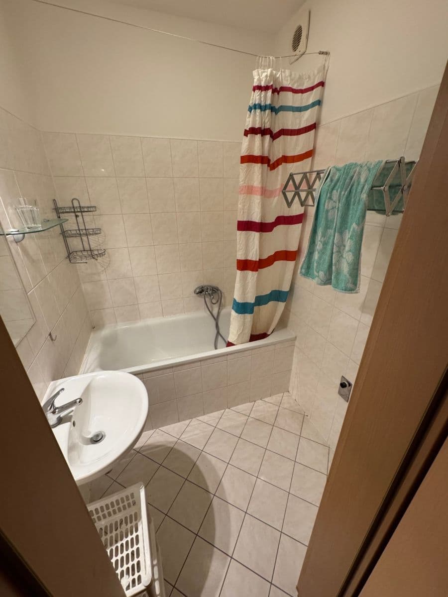 Prenájom bytu 3-izbový 76 m², Třískalova, Brno, Jihomoravský kraj Prenájom bytu 3-izbový 76 m², Třískalova, Brno, Jihomoravský kraj