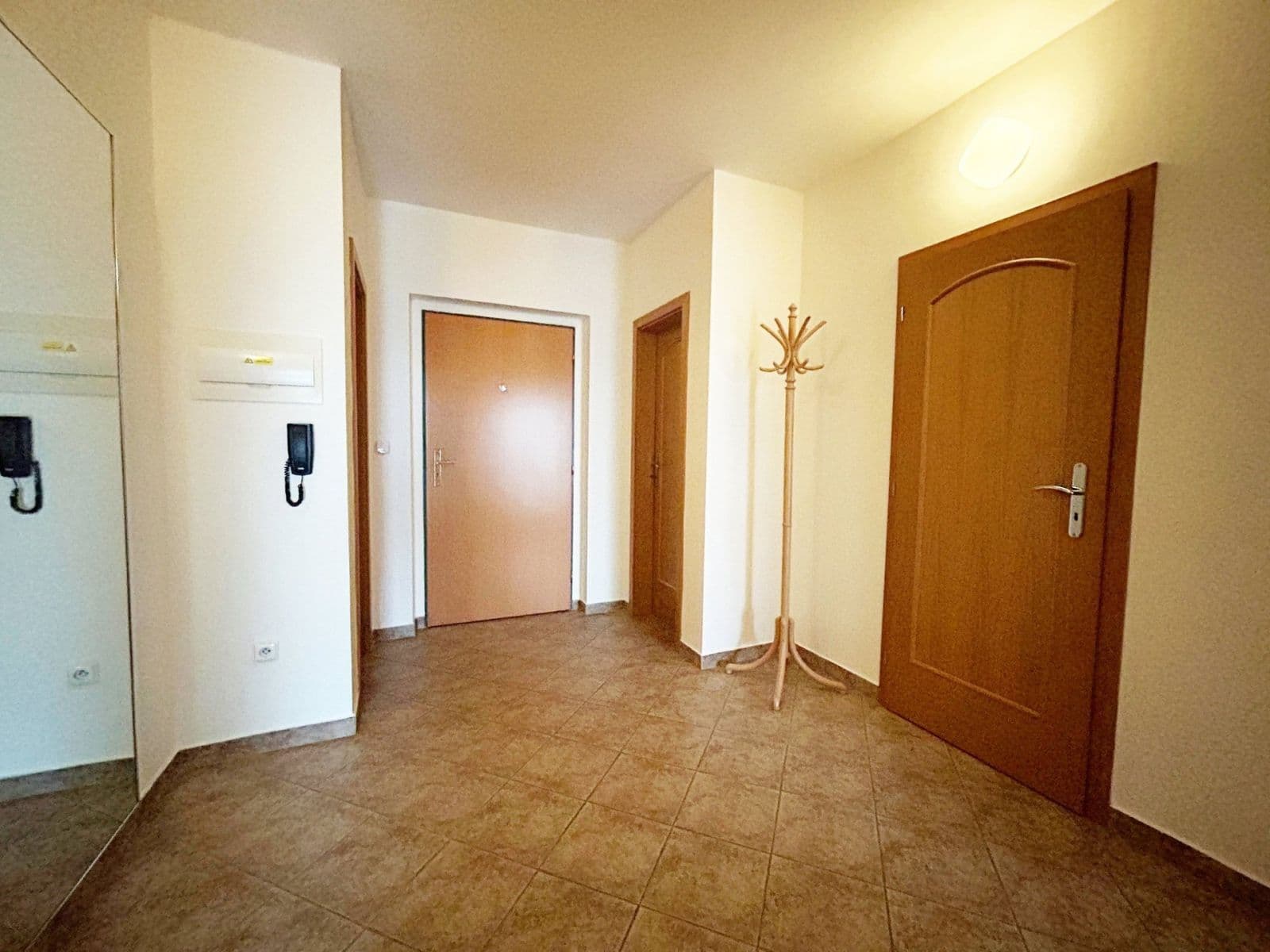 Prenájom bytu 2-izbový 76 m², nám. T.G.Masaryka, Poděbrady, Středočeský kraj Prenájom bytu 2-izbový 76 m², nám. T.G.Masaryka, Poděbrady, Středočeský kraj