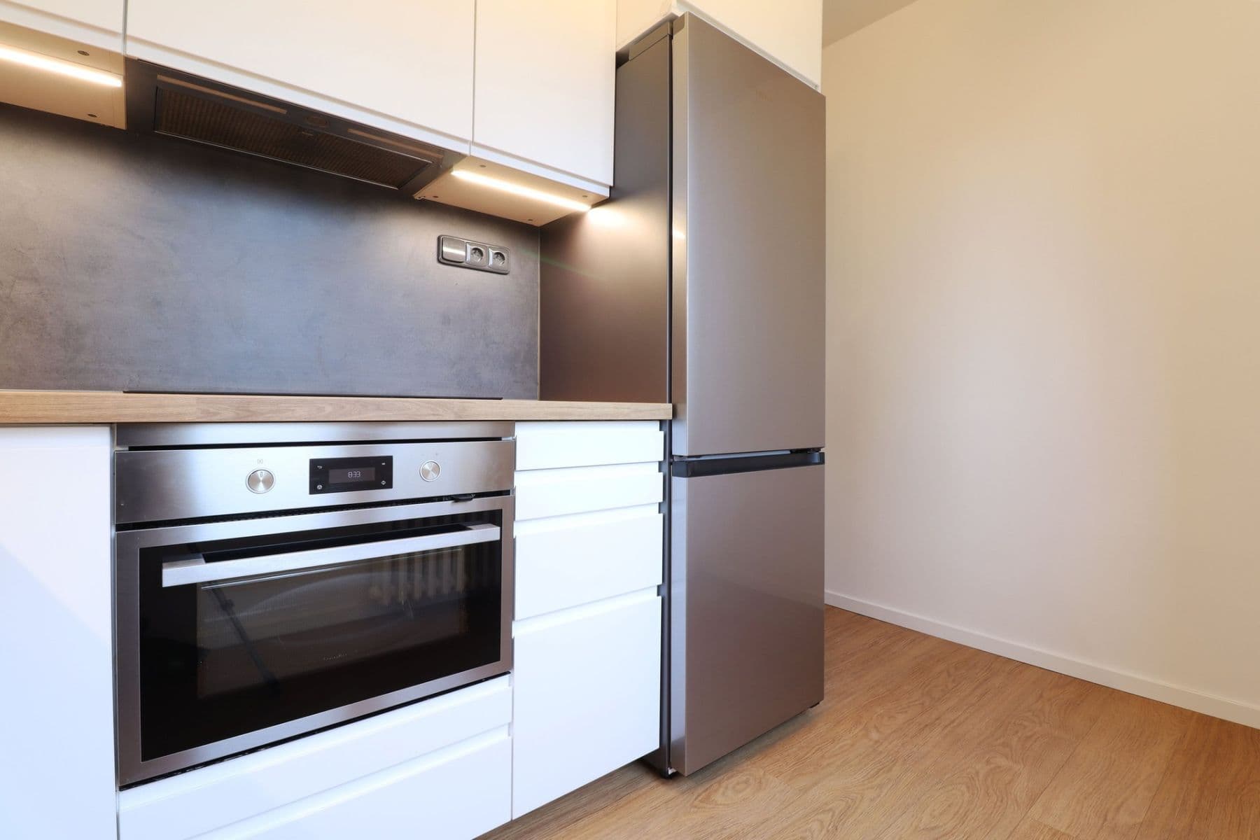 Prenájom bytu 2-izbový 52 m², Evropská, Praha, Praha Prenájom bytu 2-izbový 52 m², Evropská, Praha, Praha