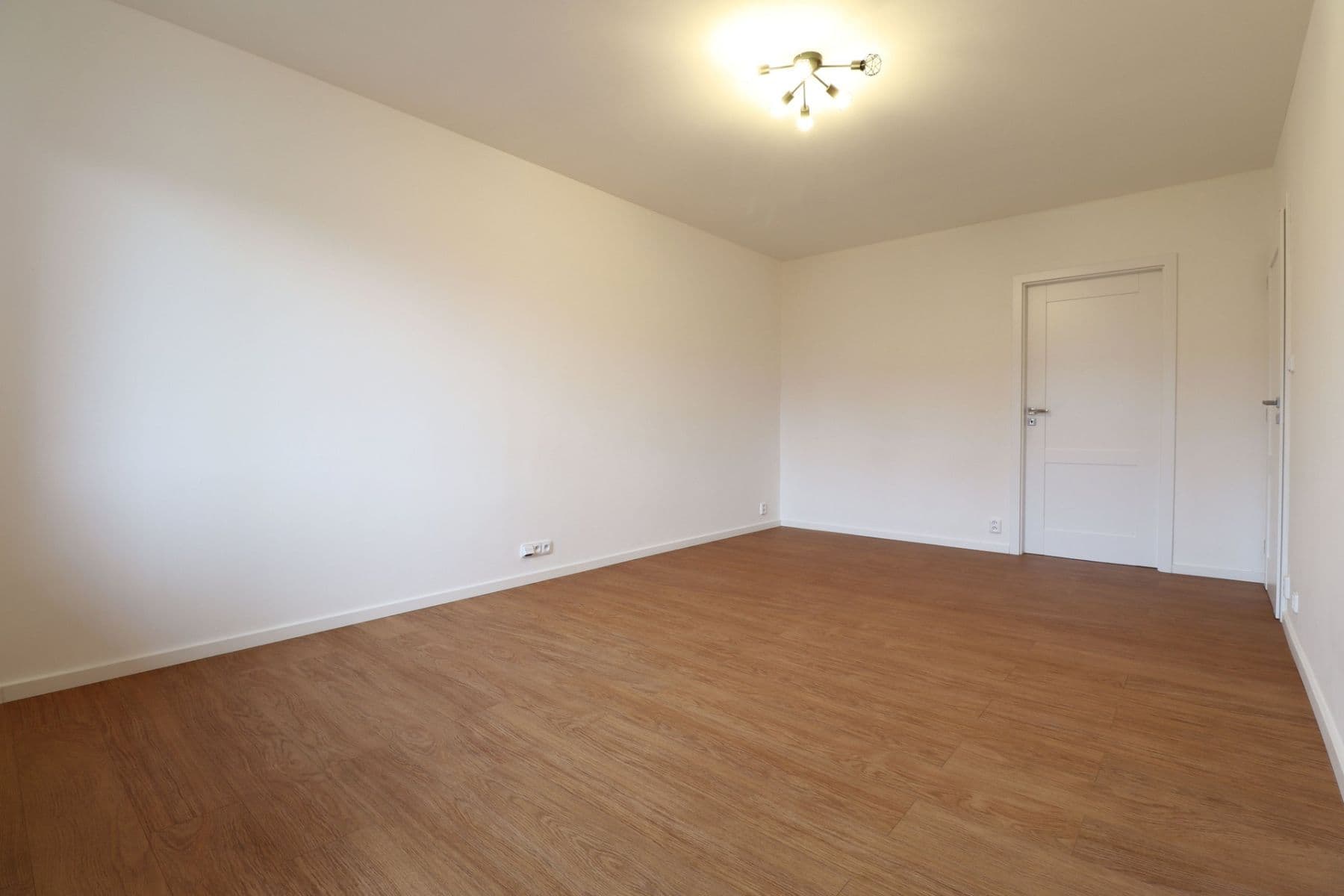 Prenájom bytu 2-izbový 52 m², Evropská, Praha, Praha Prenájom bytu 2-izbový 52 m², Evropská, Praha, Praha