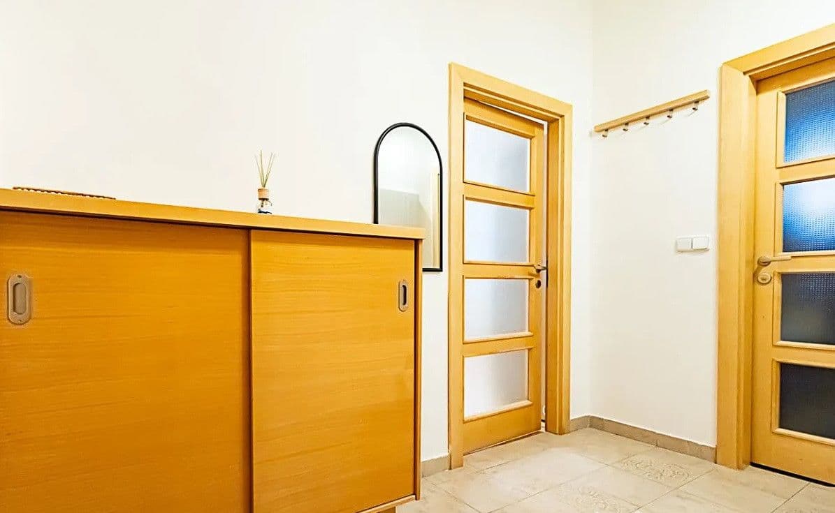 Prenájom bytu 2-izbový 59 m², U Družstva Život, Praha, Praha Prenájom bytu 2-izbový 59 m², U Družstva Život, Praha, Praha