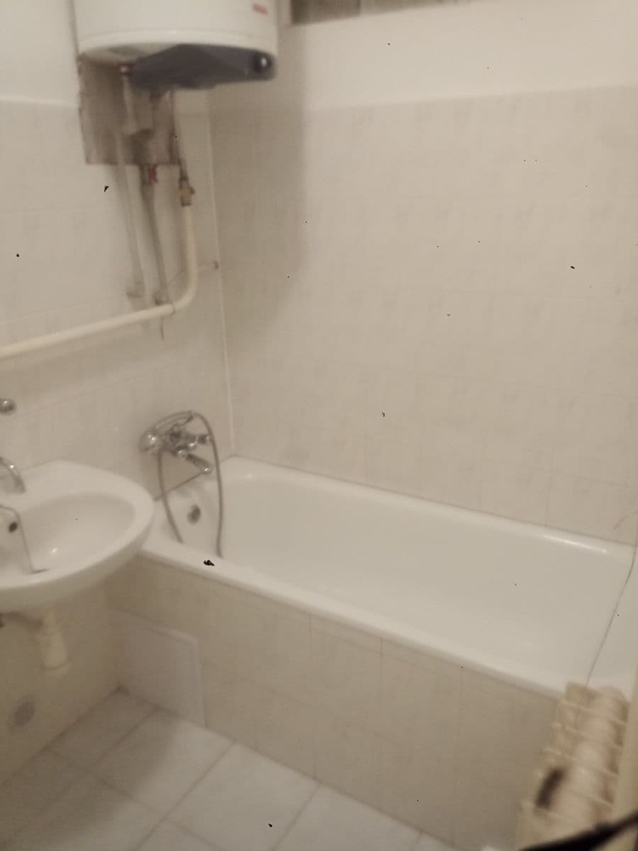 Prenájom bytu 1-izbový 24 m², Kvítková, Zlín, Zlínský kraj Prenájom bytu 1-izbový 24 m², Kvítková, Zlín, Zlínský kraj