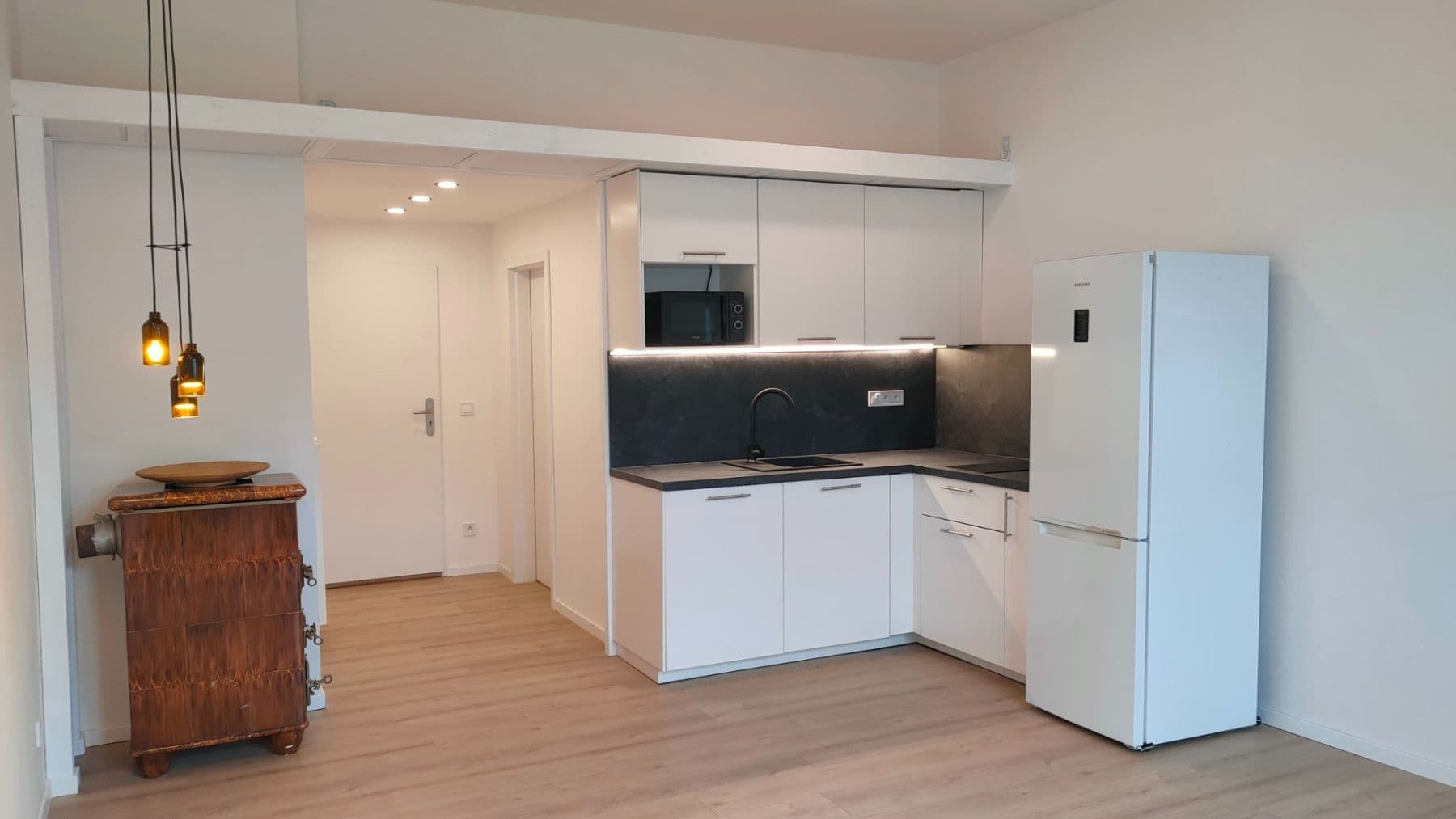 Prenájom bytu 1-izbový 32 m², Evropská, Praha, Praha Prenájom bytu 1-izbový 32 m², Evropská, Praha, Praha