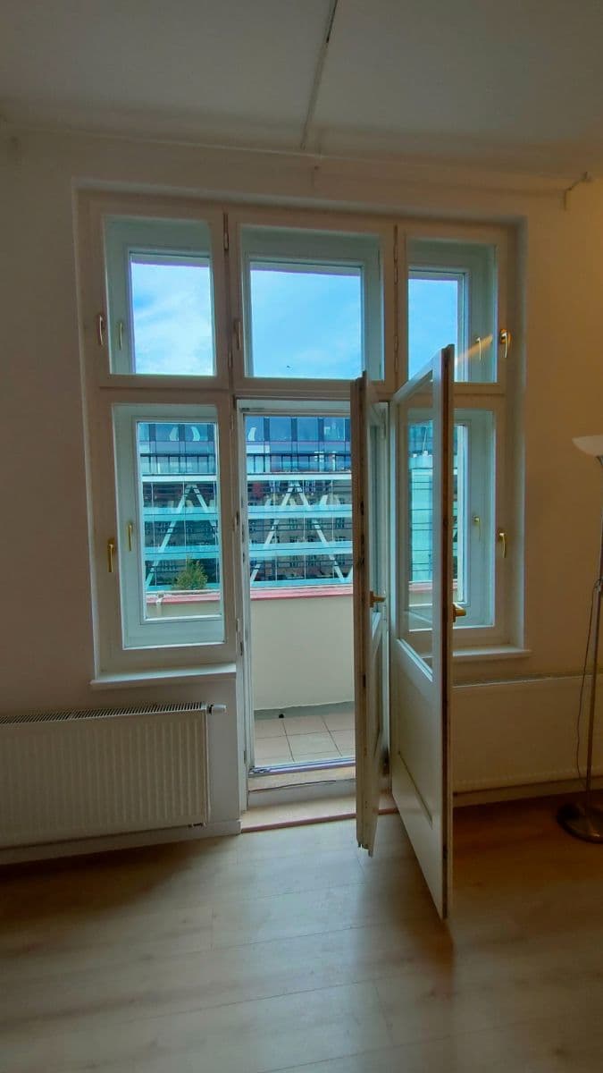 Prenájom bytu 1-izbový 32 m², Evropská, Praha, Praha Prenájom bytu 1-izbový 32 m², Evropská, Praha, Praha