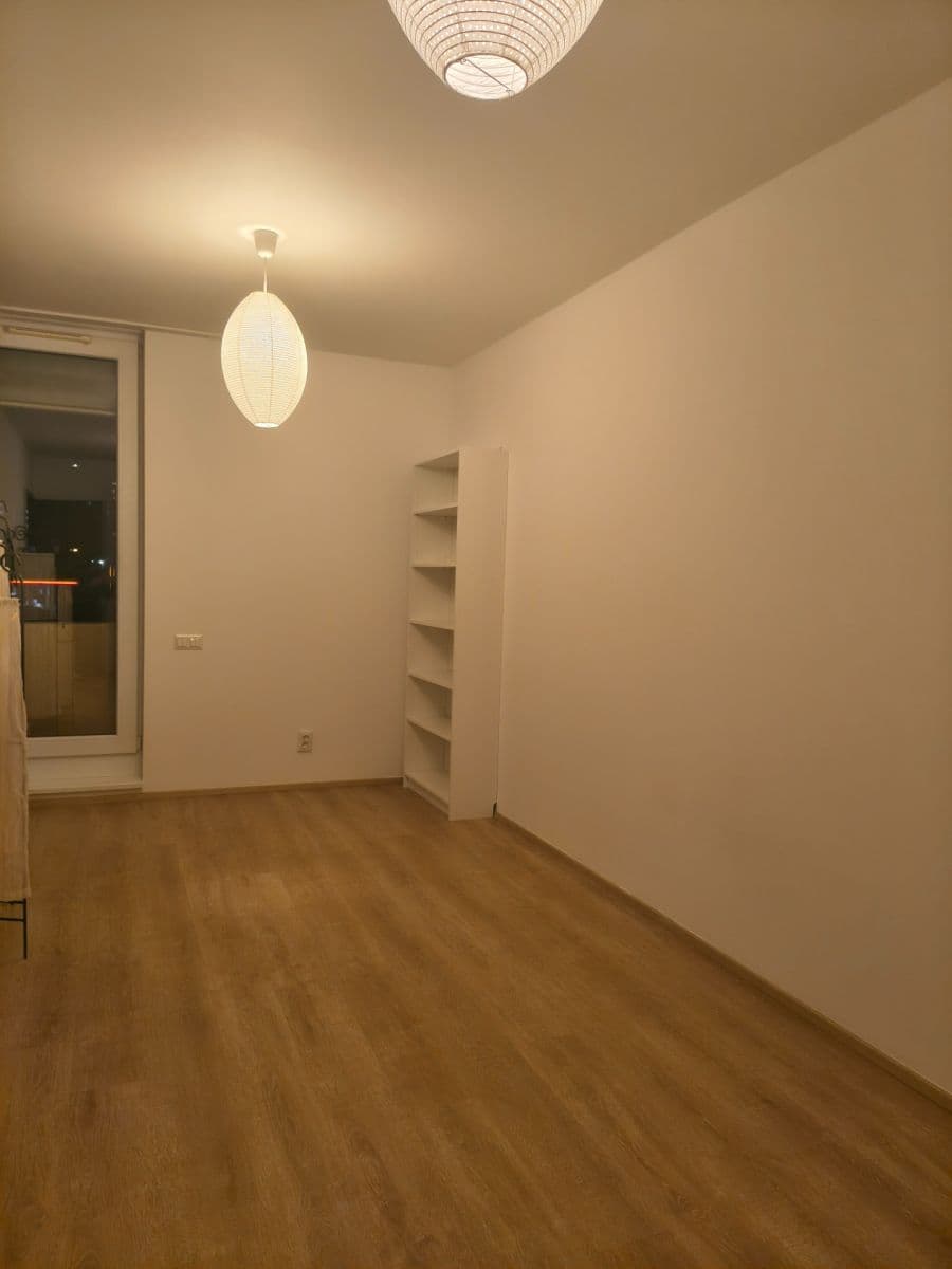Prenájom bytu 3-izbový 76 m², Olgy Havlové, Praha, Praha Prenájom bytu 3-izbový 76 m², Olgy Havlové, Praha, Praha