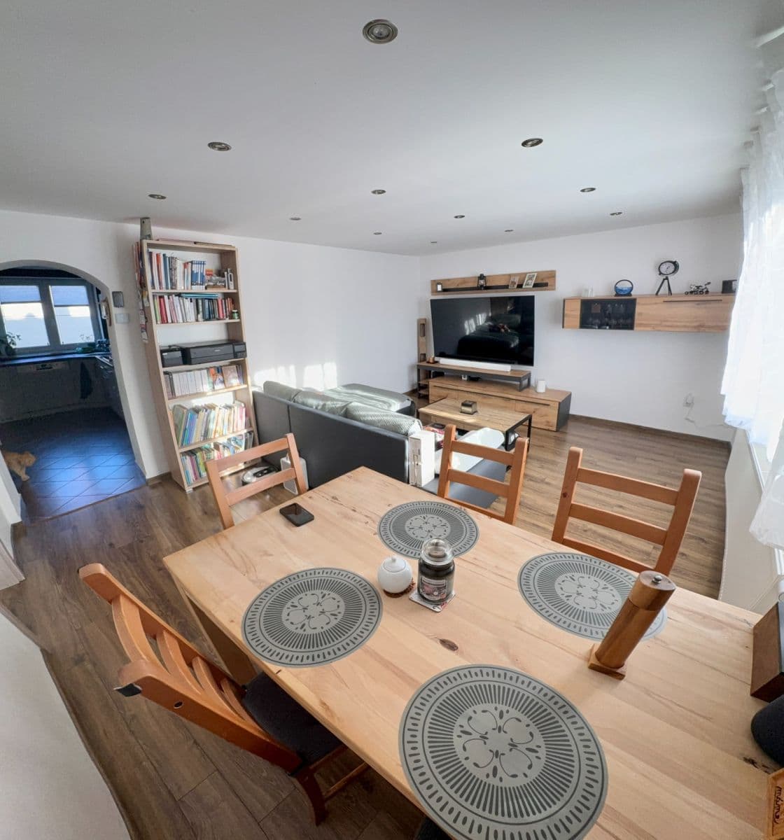 Predaj bytu 3-izbový 74 m², Sídl. Beskydské, Frenštát pod Radhoštěm, Moravskoslezský kraj Predaj bytu 3-izbový 74 m², Sídl. Beskydské, Frenštát pod Radhoštěm, Moravskoslezský kraj