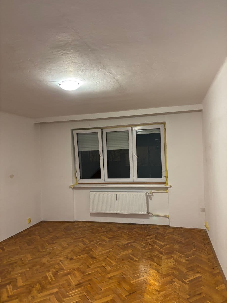 Prenájom bytu 3-izbový 85 m², Gončarenkova, Praha, Praha Prenájom bytu 3-izbový 85 m², Gončarenkova, Praha, Praha