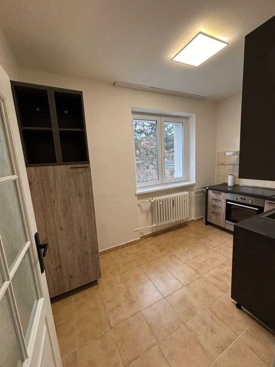 Prenájom bytu 3-izbový 85 m², Gončarenkova, Praha, Praha Prenájom bytu 3-izbový 85 m², Gončarenkova, Praha, Praha