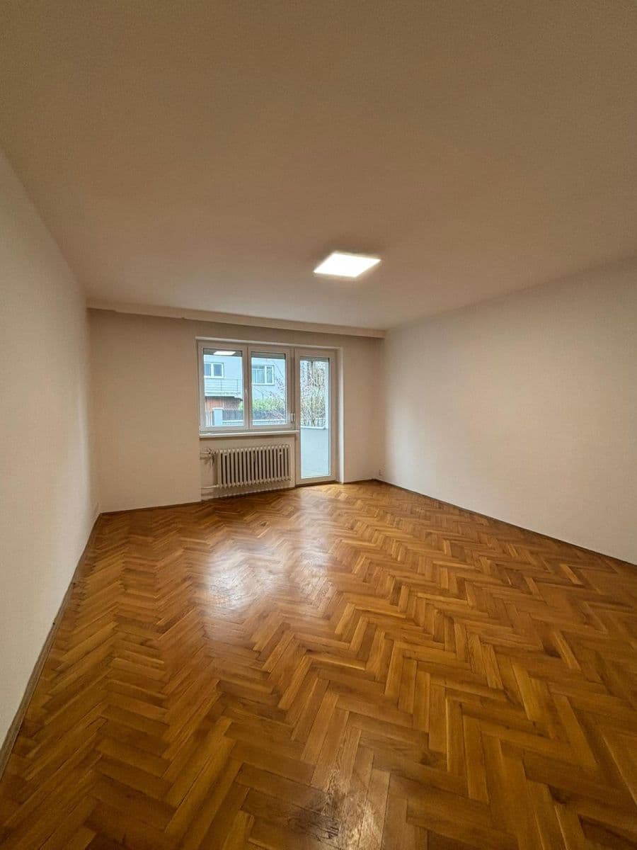 Prenájom bytu 3-izbový 85 m², Gončarenkova, Praha, Praha Prenájom bytu 3-izbový 85 m², Gončarenkova, Praha, Praha