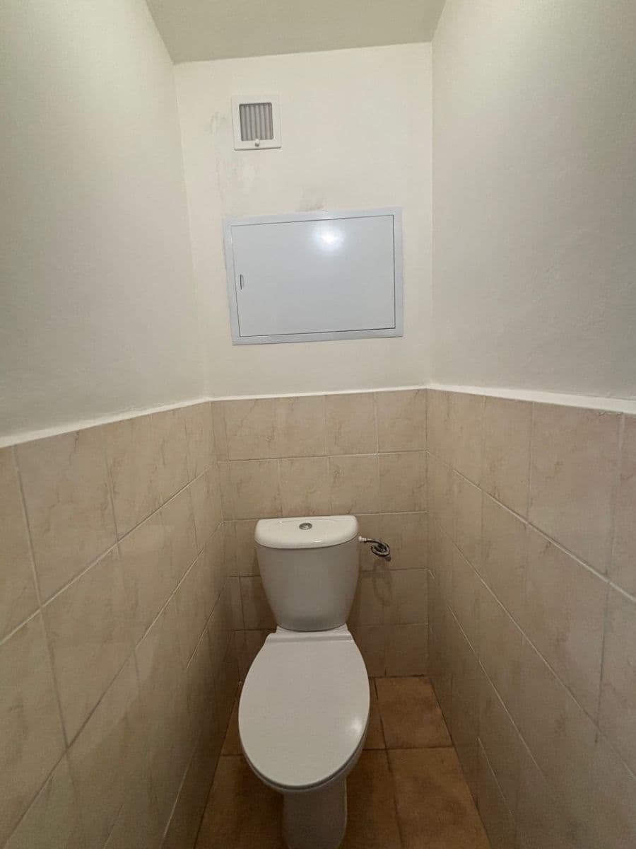 Prenájom bytu 3-izbový 85 m², Gončarenkova, Praha, Praha Prenájom bytu 3-izbový 85 m², Gončarenkova, Praha, Praha