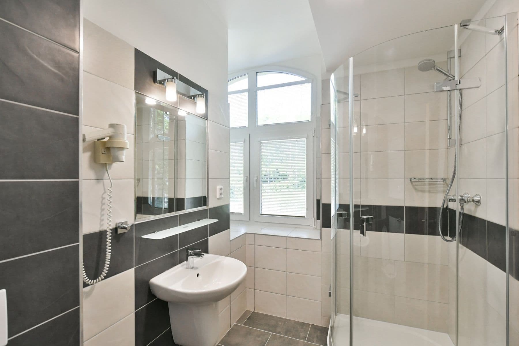 Prenájom bytu 1-izbový 16 m², Na Ostrůvku, Praha, Praha Prenájom bytu 1-izbový 16 m², Na Ostrůvku, Praha, Praha