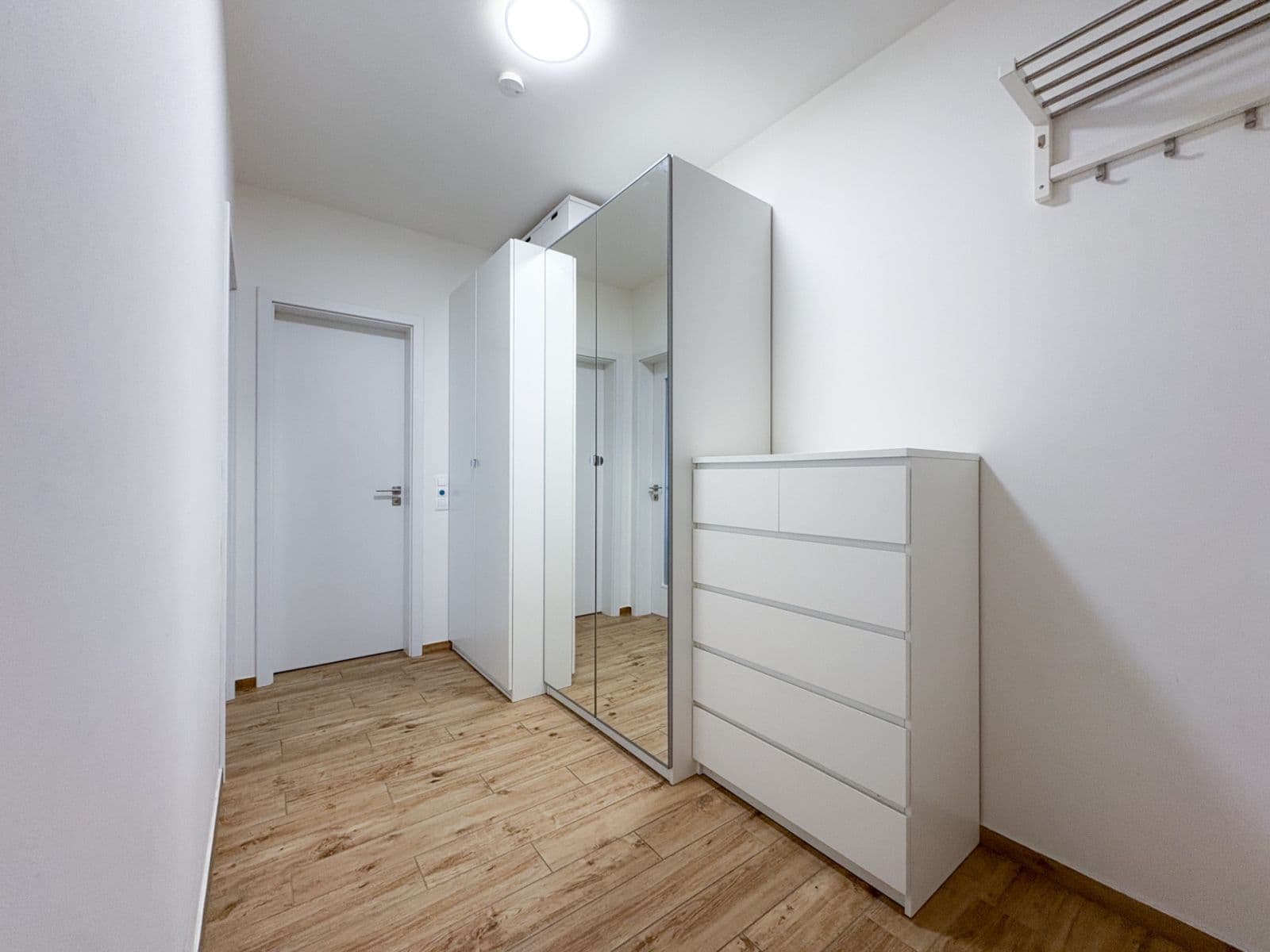 Prenájom bytu 2-izbový 55 m², Saarinenova, Praha, Praha Prenájom bytu 2-izbový 55 m², Saarinenova, Praha, Praha