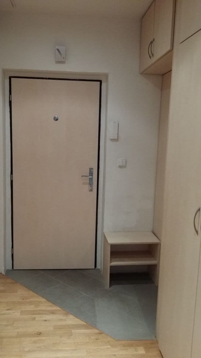 Prenájom bytu 3-izbový 71 m², Na Petřinách, Praha, Praha Prenájom bytu 3-izbový 71 m², Na Petřinách, Praha, Praha