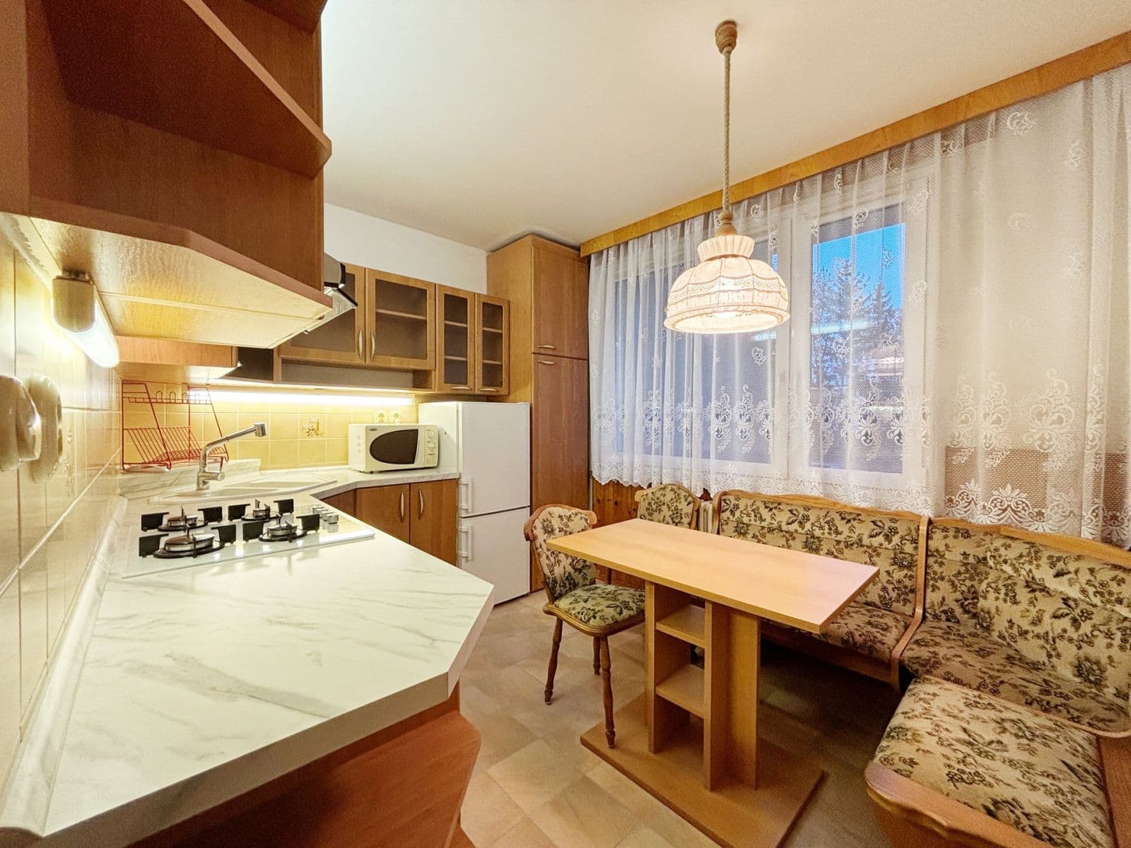 Prenájom bytu 3-izbový 76 m², Otradovická, Praha, Praha Prenájom bytu 3-izbový 76 m², Otradovická, Praha, Praha