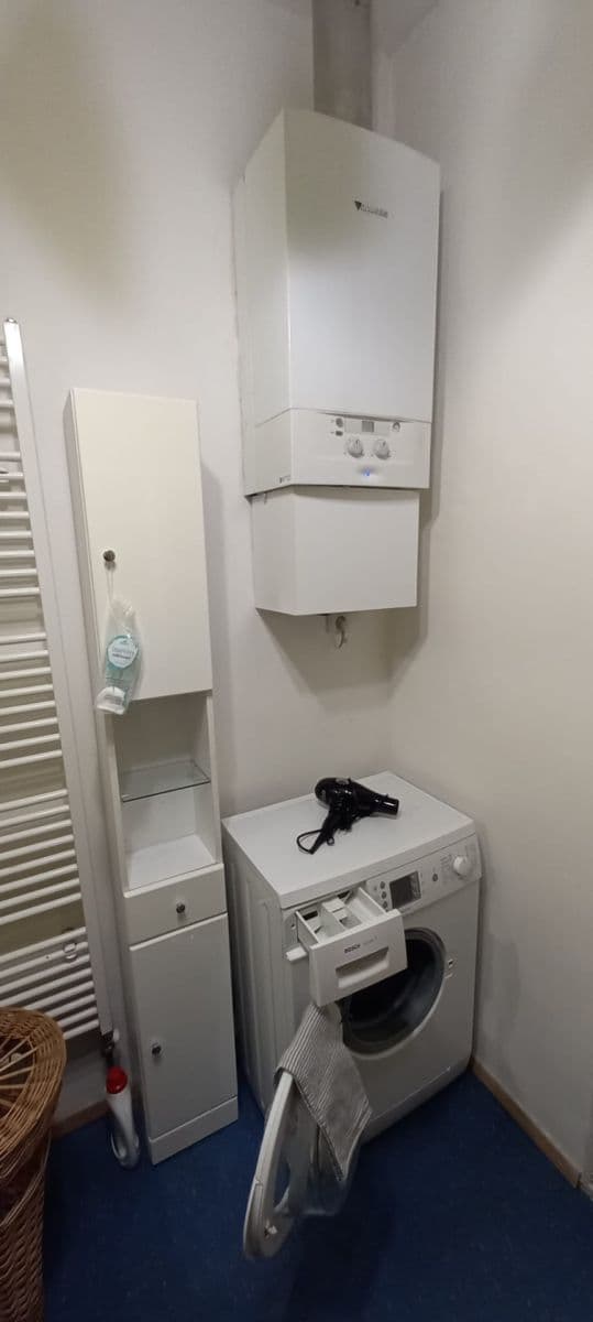 Prenájom bytu 3-izbový 75 m², Schnirchova, Praha, Praha Prenájom bytu 3-izbový 75 m², Schnirchova, Praha, Praha