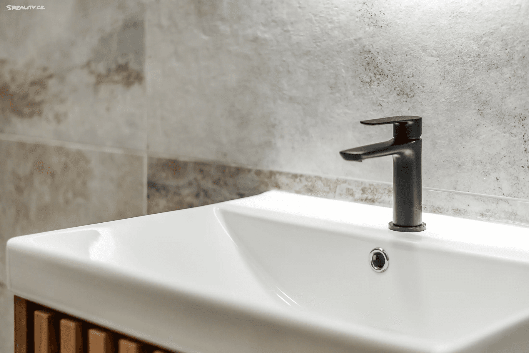 Predaj bytu 3-izbový 56 m², Na Dvorcích, Praha, Praha Predaj bytu 3-izbový 56 m², Na Dvorcích, Praha, Praha