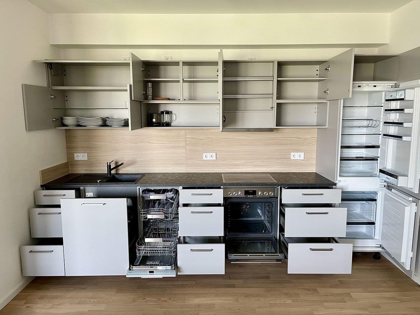 Prenájom bytu 2-izbový 59 m², Weserstr 44, Berlin, Berlín Prenájom bytu 2-izbový 59 m², Weserstr 44, Berlin, Berlín