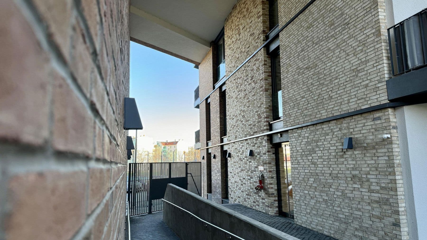 Prenájom bytu 2-izbový 59 m², Weserstr 44, Berlin, Berlín Prenájom bytu 2-izbový 59 m², Weserstr 44, Berlin, Berlín