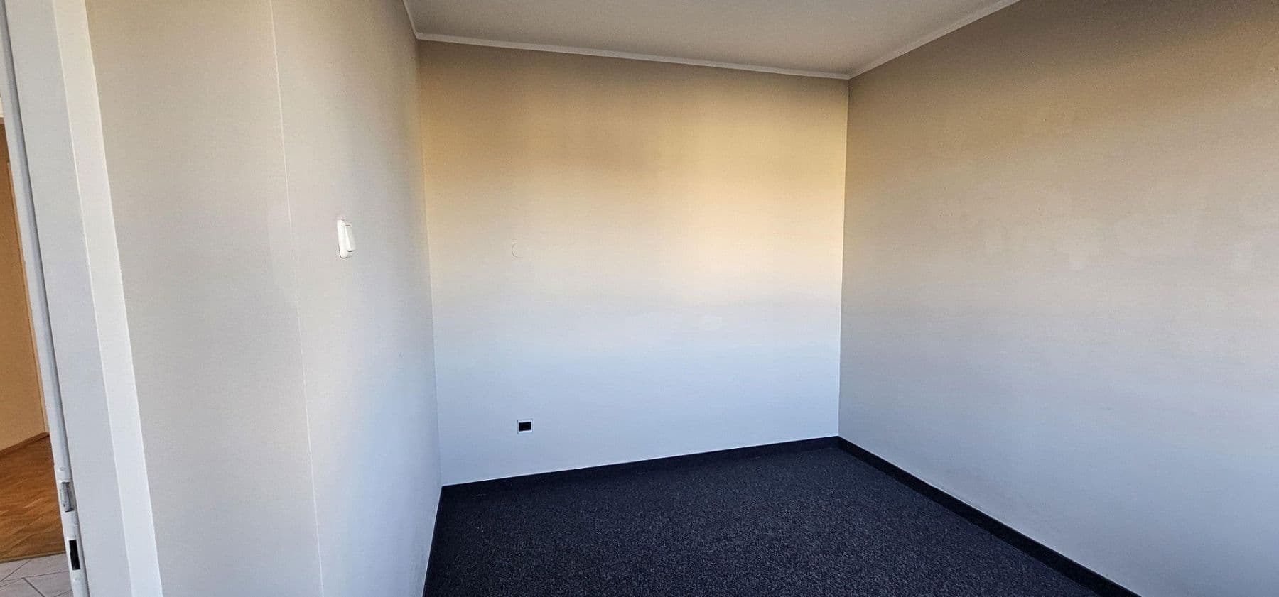 Prenájom bytu 4-izbový 93 m², Planegg, Bavorsko Prenájom bytu 4-izbový 93 m², Planegg, Bavorsko