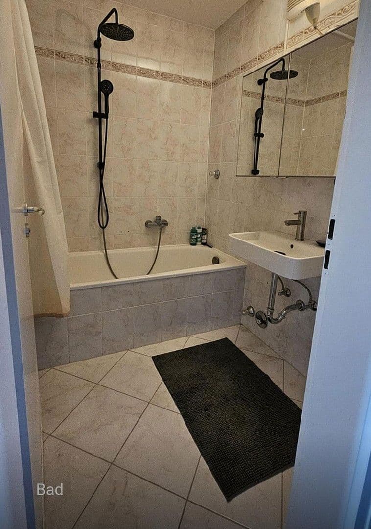 Prenájom bytu 4-izbový 93 m², Planegg, Bavorsko Prenájom bytu 4-izbový 93 m², Planegg, Bavorsko