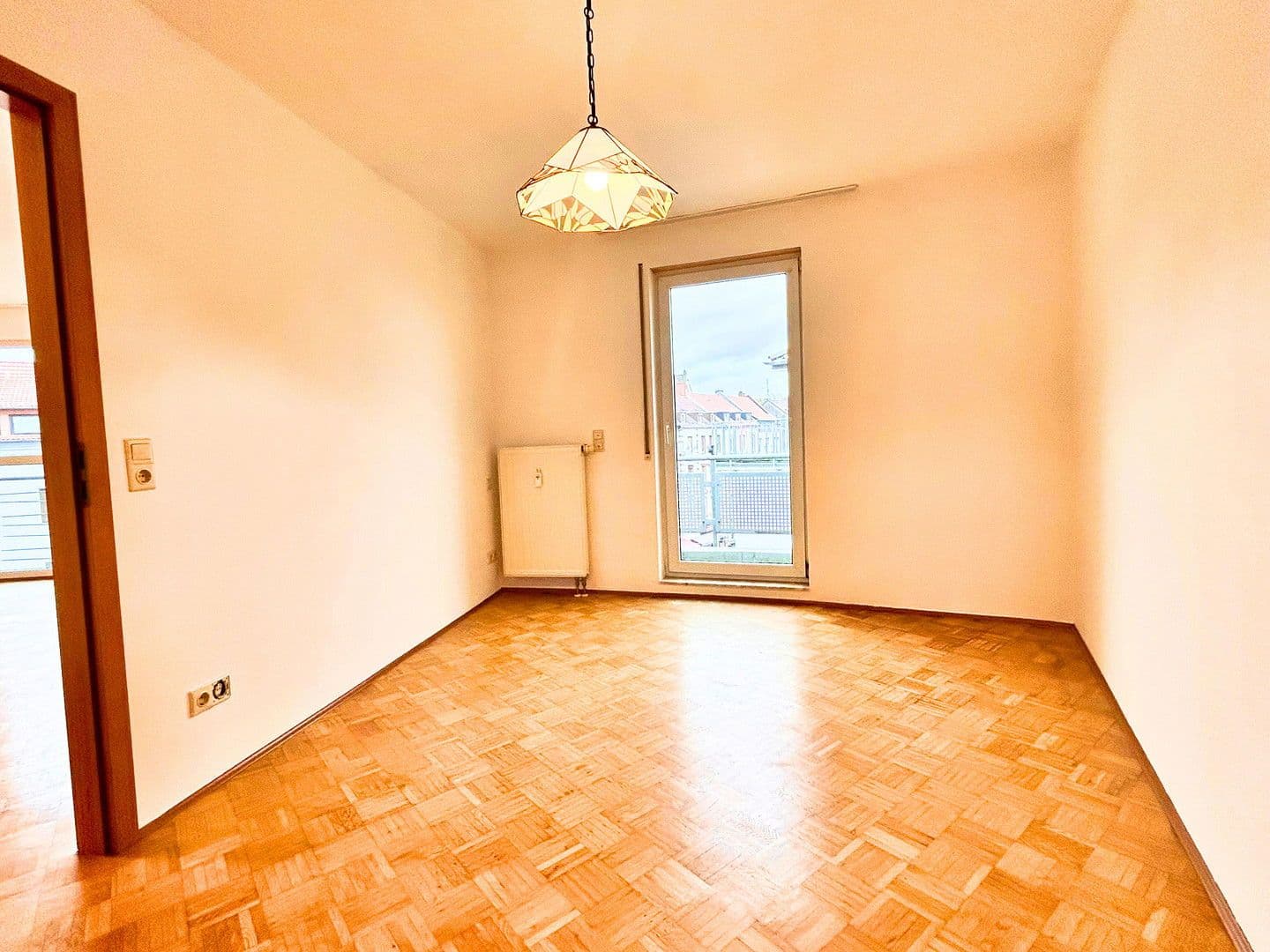 Prenájom bytu 2-izbový 60 m², Saarbrücken, Sársko Prenájom bytu 2-izbový 60 m², Saarbrücken, Sársko