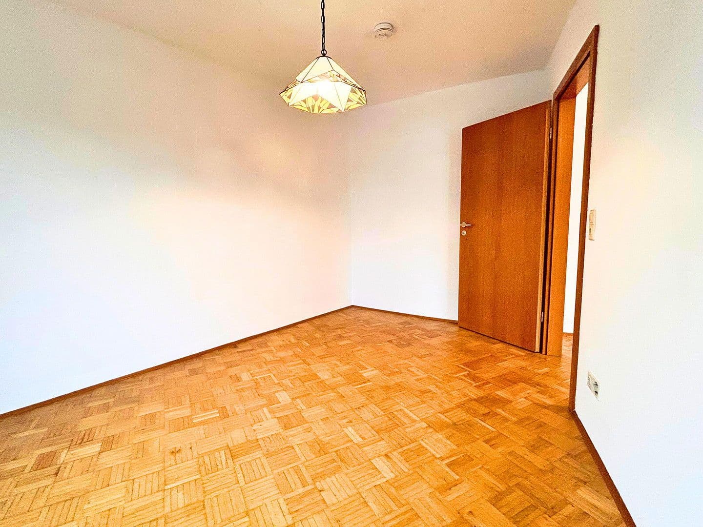 Prenájom bytu 2-izbový 60 m², Saarbrücken, Sársko Prenájom bytu 2-izbový 60 m², Saarbrücken, Sársko