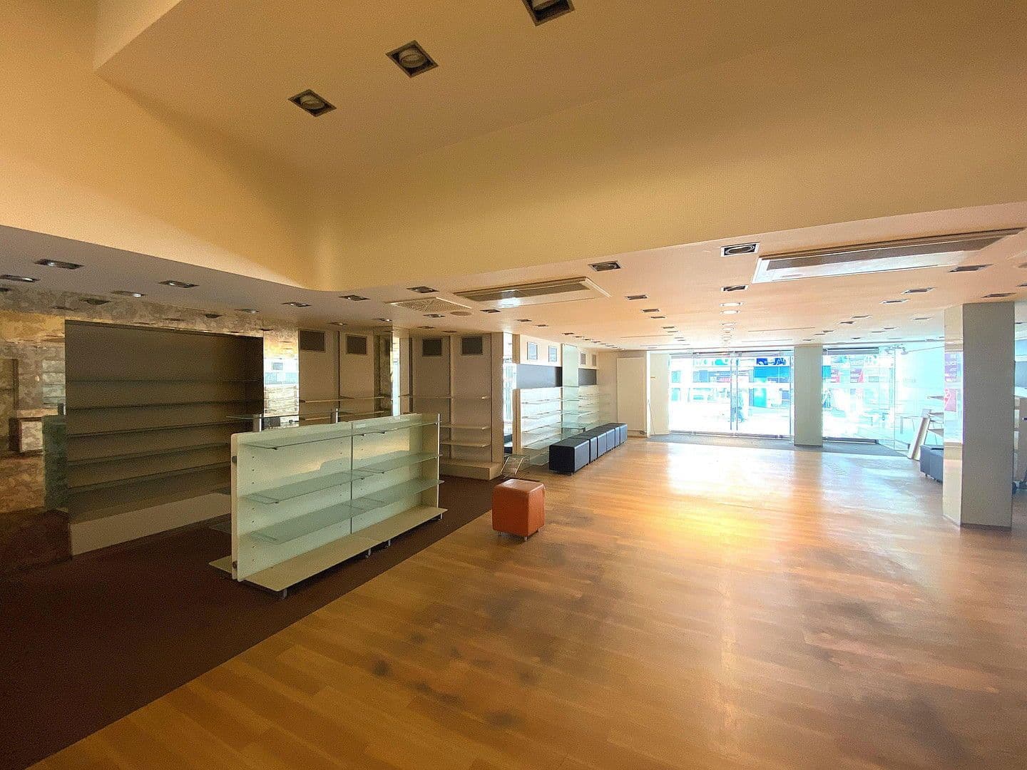 Prenájom nebytového priestoru 200 m², Hauptstraße 65, Solingen, Severné Porýnie - Westfálsko Prenájom nebytového priestoru 200 m², Hauptstraße 65, Solingen, Severné Porýnie - Westfálsko