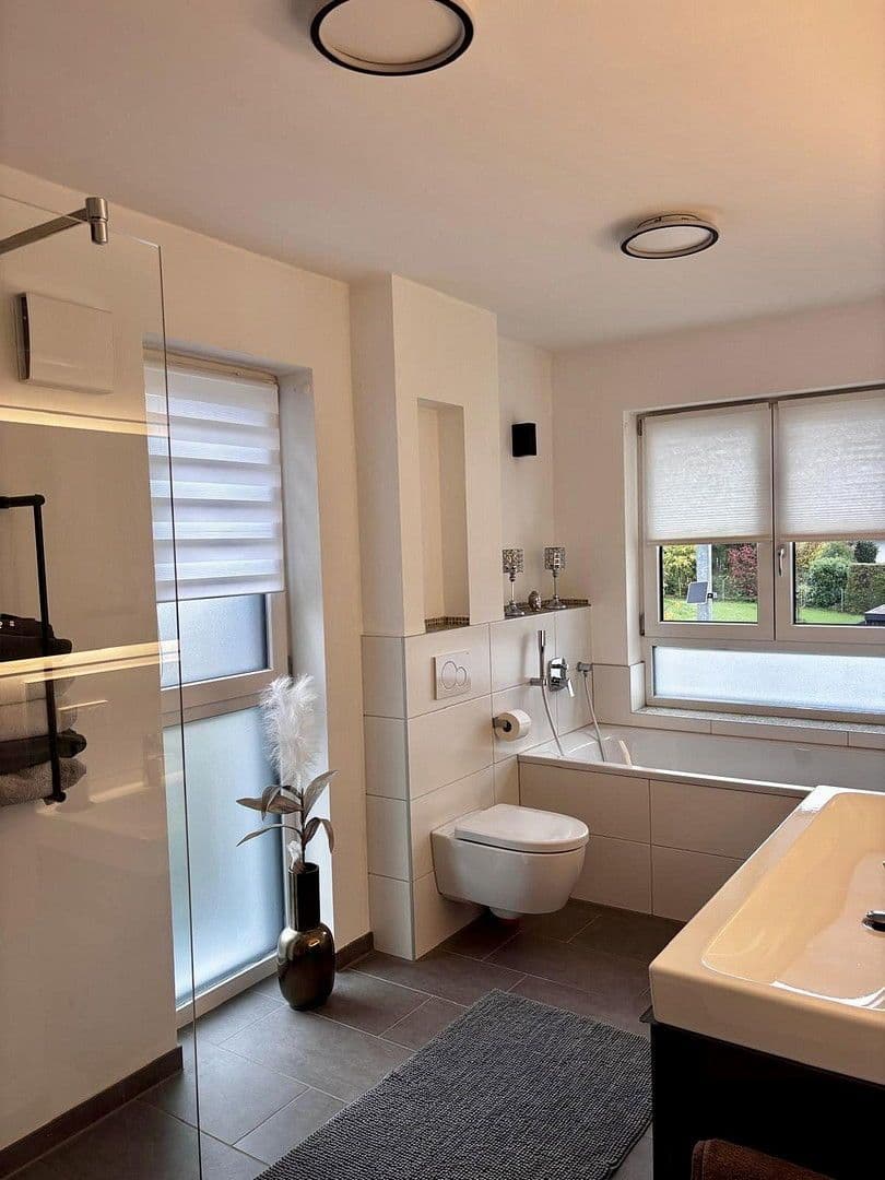 Prenájom domu 140 m², pozemek 720 m², Neunkirchen-Seelscheid, Severné Porýnie - Westfálsko Prenájom domu 140 m², pozemek 720 m², Neunkirchen-Seelscheid, Severné Porýnie - Westfálsko