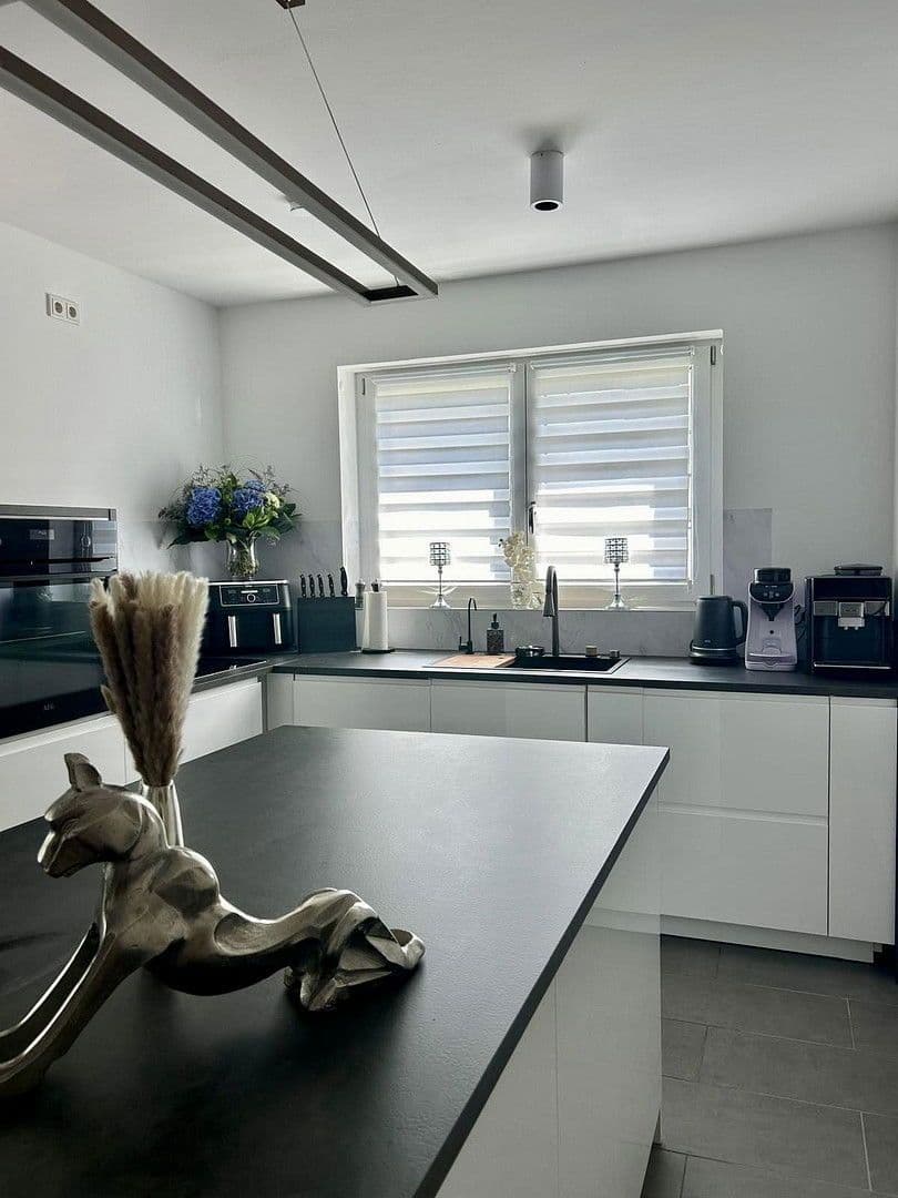 Prenájom domu 140 m², pozemek 720 m², Neunkirchen-Seelscheid, Severné Porýnie - Westfálsko Prenájom domu 140 m², pozemek 720 m², Neunkirchen-Seelscheid, Severné Porýnie - Westfálsko