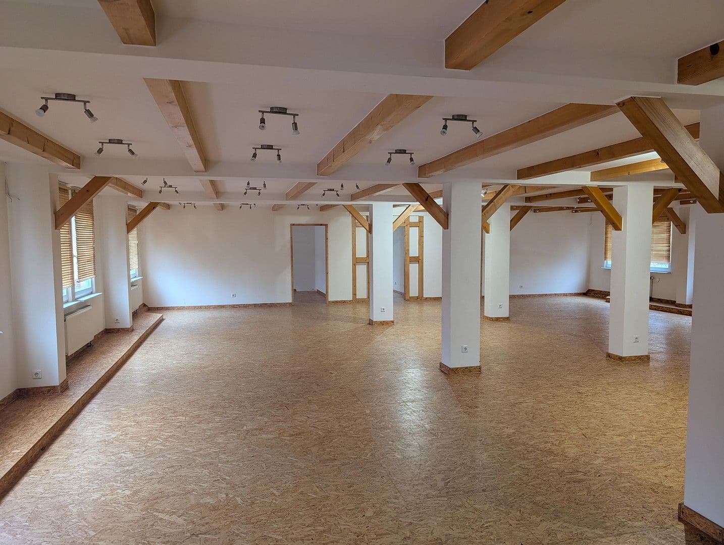 Prenájom kancelárie 436 m², Engelsdorfer Str. 373, Leipzig, Sasko Prenájom kancelárie 436 m², Engelsdorfer Str. 373, Leipzig, Sasko