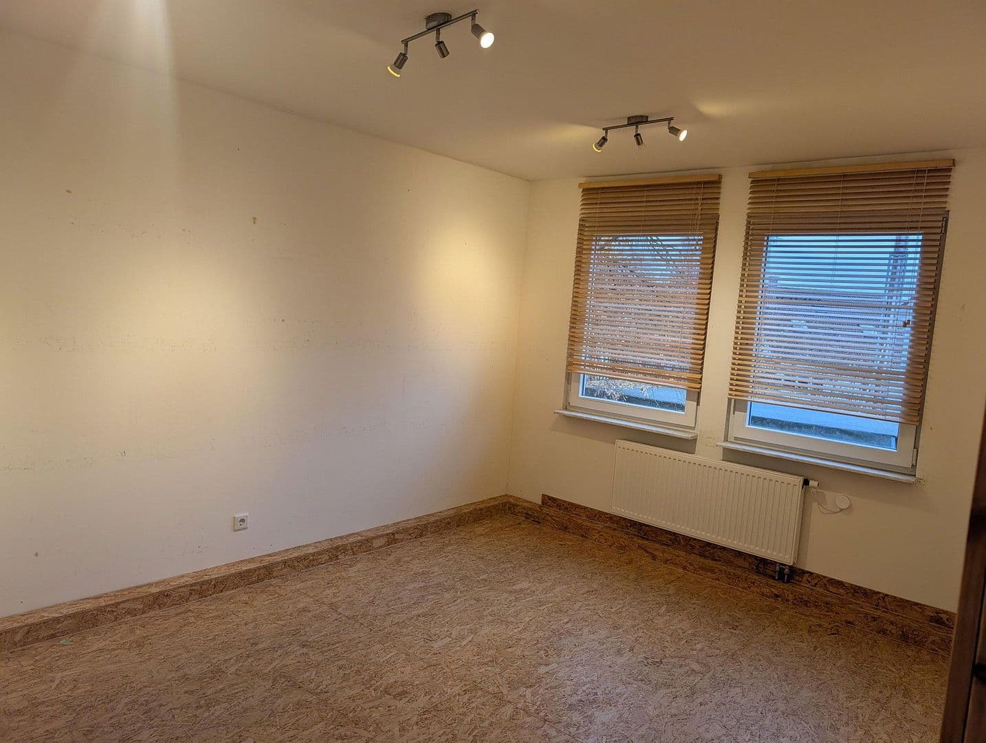 Prenájom kancelárie 436 m², Engelsdorfer Str. 373, Leipzig, Sasko Prenájom kancelárie 436 m², Engelsdorfer Str. 373, Leipzig, Sasko