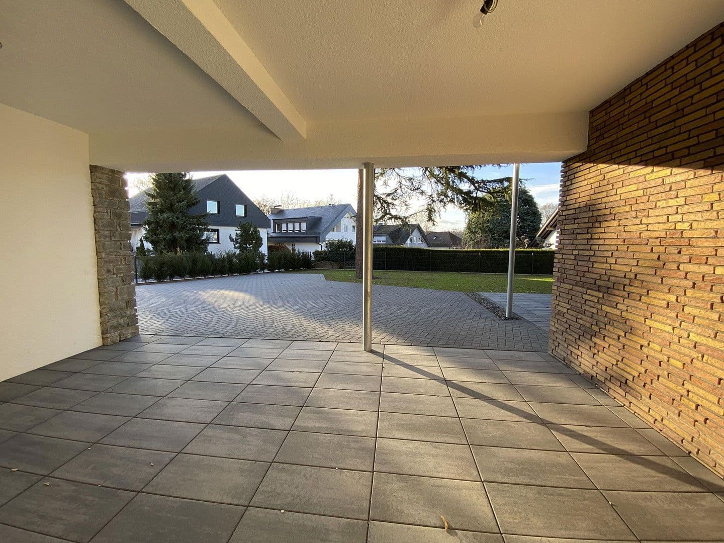 Prenájom bytu 4-izbový 175 m², Koblenz, Porýnie-Falcko Prenájom bytu 4-izbový 175 m², Koblenz, Porýnie-Falcko