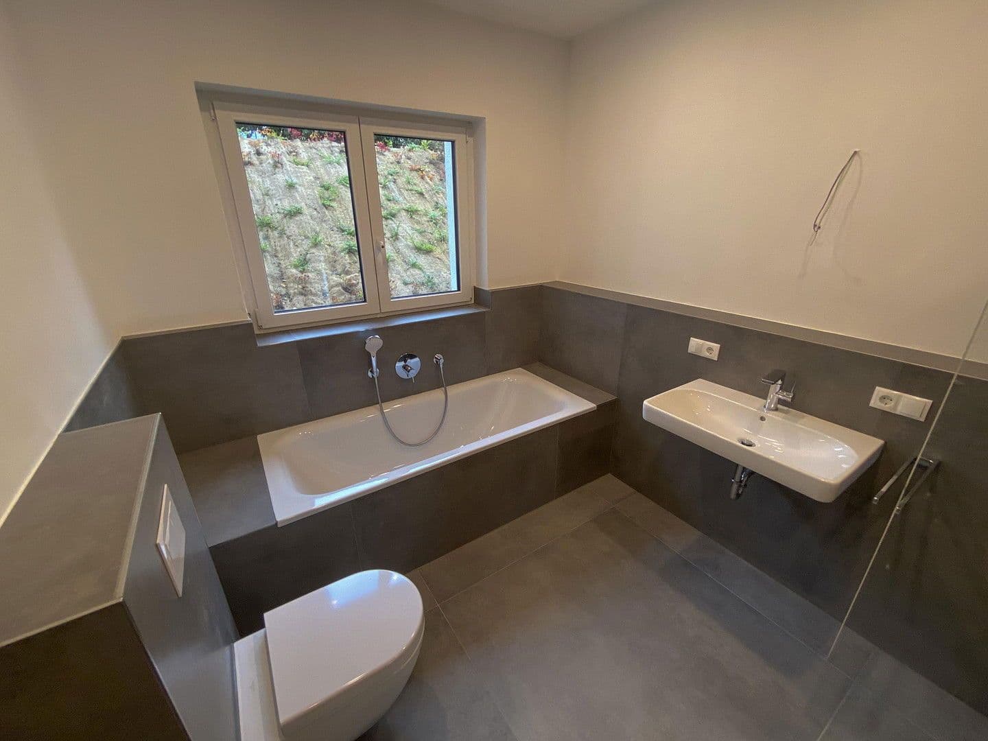 Prenájom bytu 4-izbový 175 m², Koblenz, Porýnie-Falcko Prenájom bytu 4-izbový 175 m², Koblenz, Porýnie-Falcko