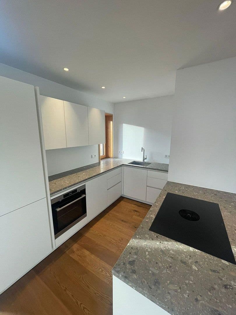 Prenájom bytu 2-izbový 90 m², Brannenburg, Bavorsko Prenájom bytu 2-izbový 90 m², Brannenburg, Bavorsko